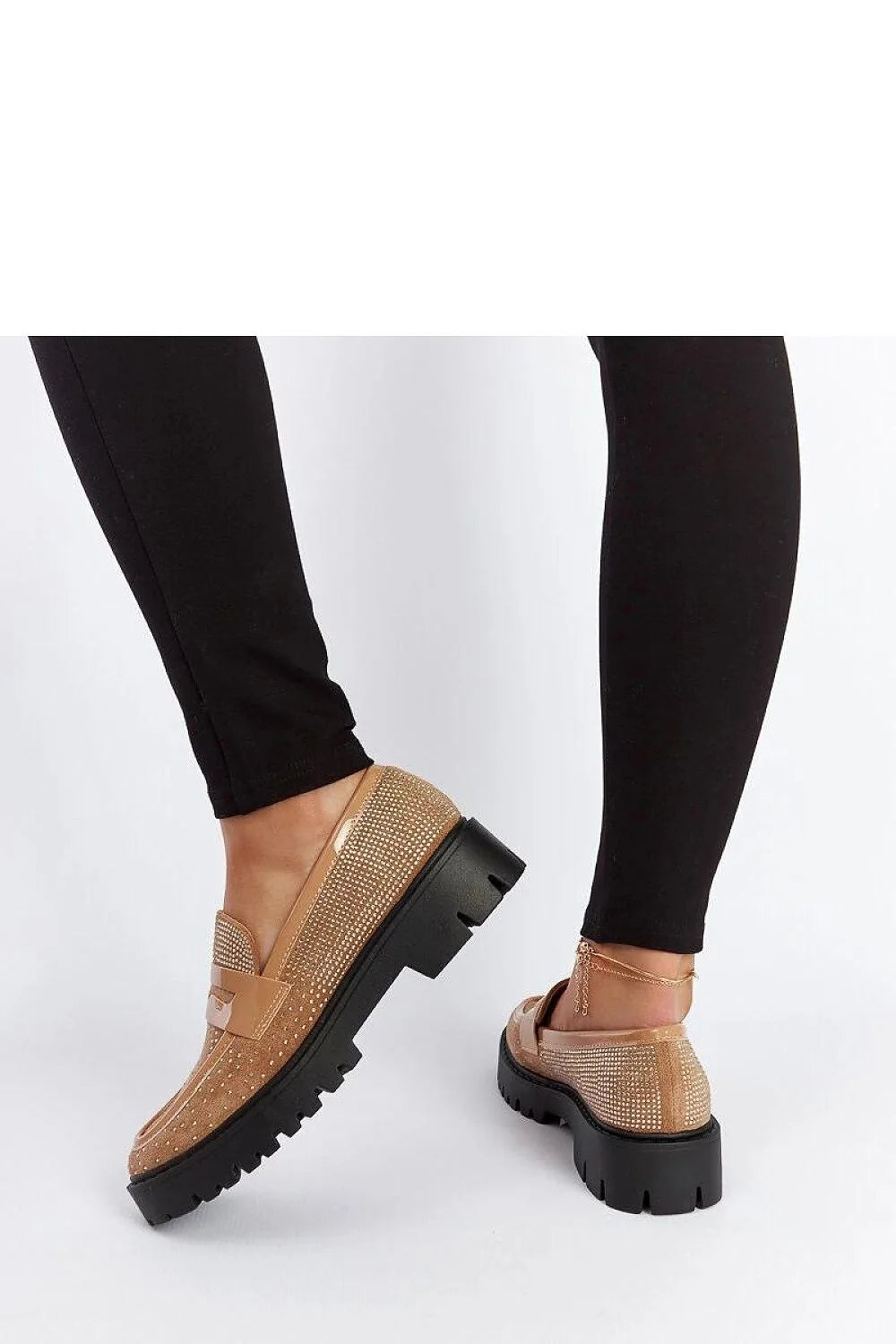 mocassins plateforme Solea cuir synthétique brillant doré beige élégants femmes semelle épaisse crantée noire confortables durables raffinés intemporels sophistiqués polyvalents