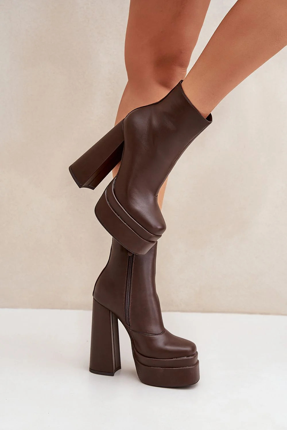 Bottes pour femmes en cuir écologique talon block 10 cm plateforme épaisse fermeture éclair intérieure doublure fourrure synthétique confortable style moderne audacieux