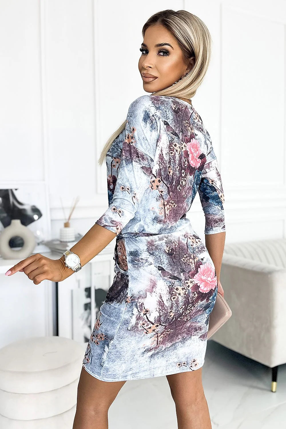 robe journée artistique femme motifs floraux manches troisquarts ceinture intégrée polyester elasthanne doux fluide ajustée genou encolure bateau