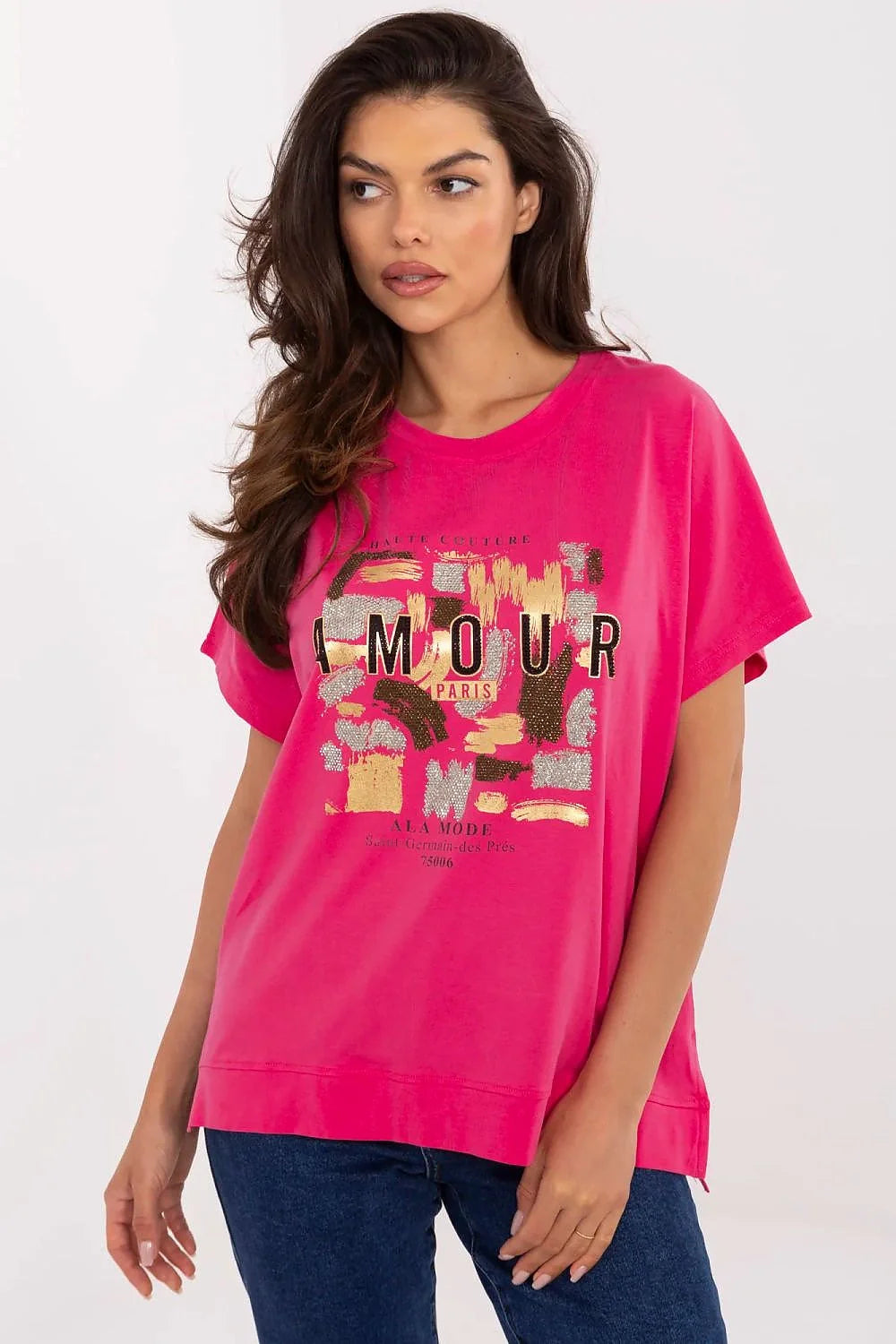 T-shirt femme casual design moderne rose vif manches courtes encolure ronde motifs graphiques dorés Paris amour