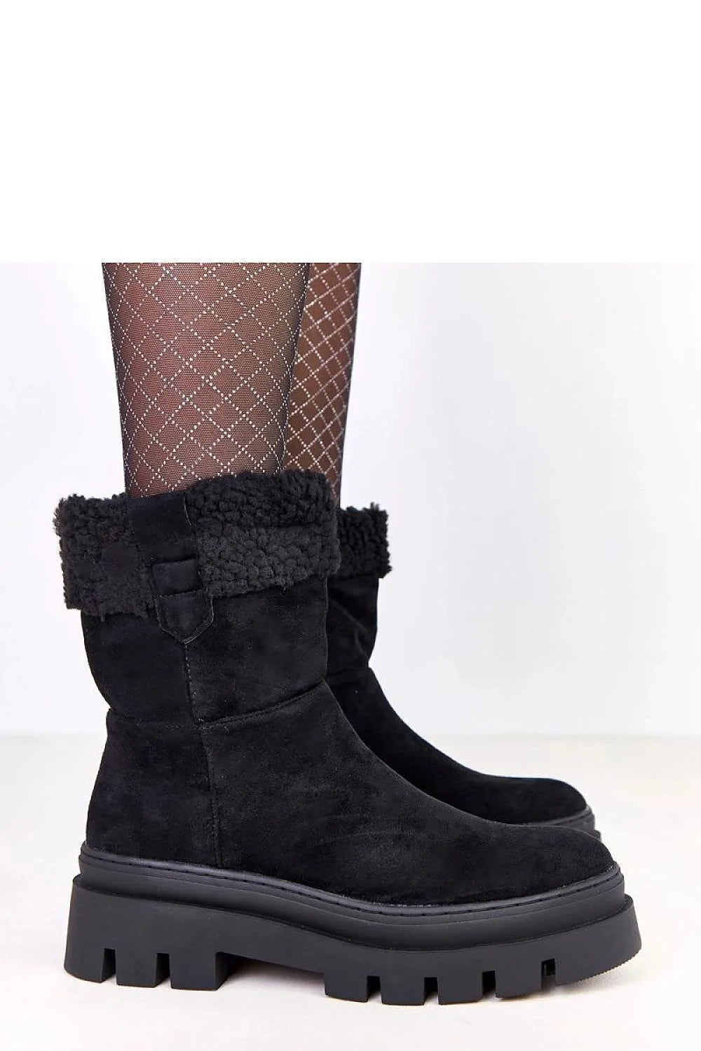 bottines femme suédine noire cuir écologique doublure fausse fourrure semelle plateforme crantée épaisse talon 6cm fermeture zippée latérale