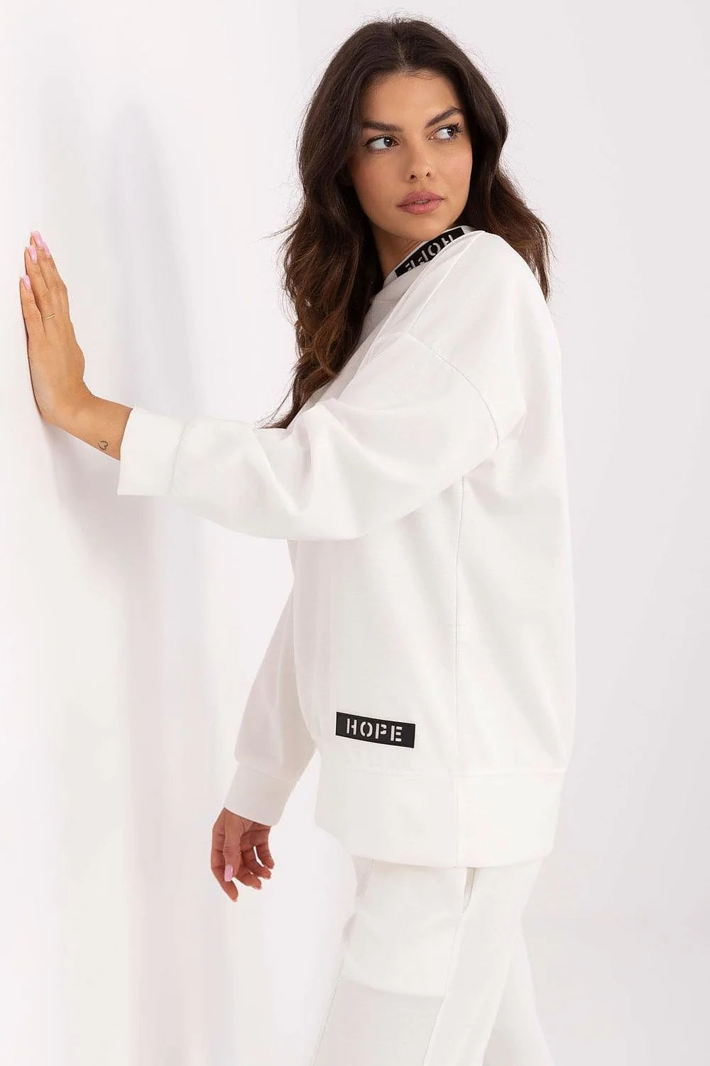 Sweatshirt femme moderne minimaliste couleur blanche pur design épuré capuche croisée manches longues tissu doux HOPE
