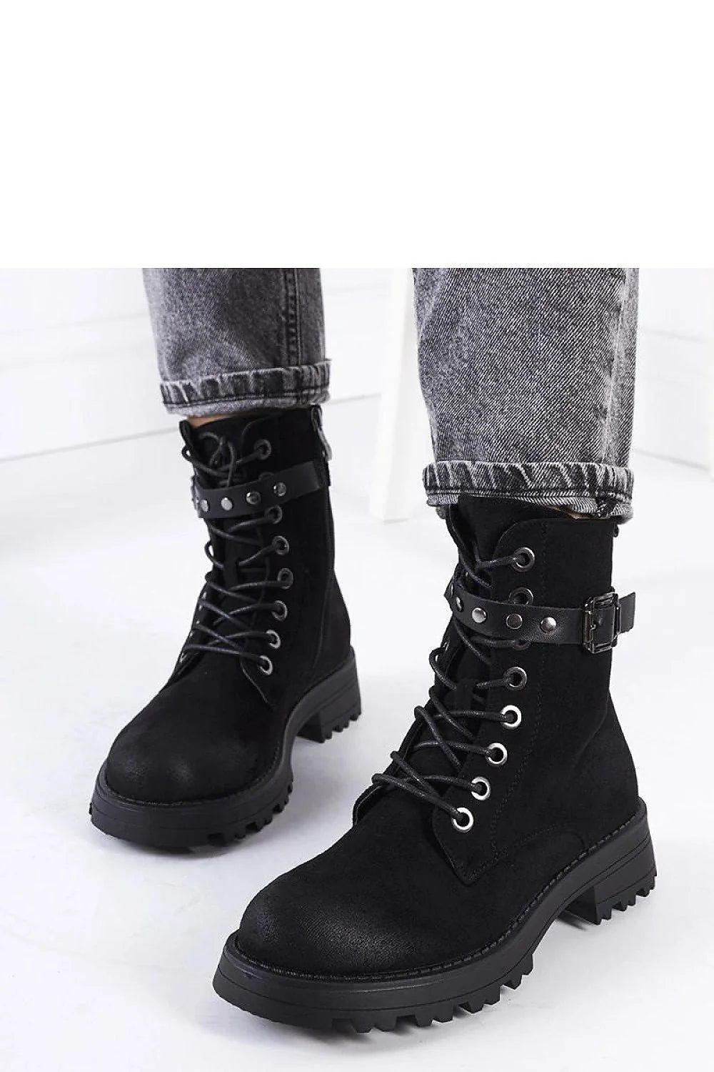 Bottes Solea femme combat montantes lacets suédées noir cuir synthétique semelle épaisse crantée antidérapante œillets métalliques boucle latérale mi mollet