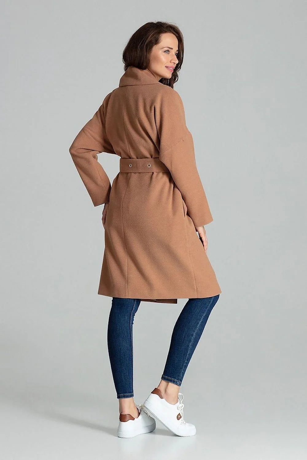 manteau femme laine bordeaux ceinturé coupe droite col châle revers mi long genoux poches latérales thermorésistant élégant