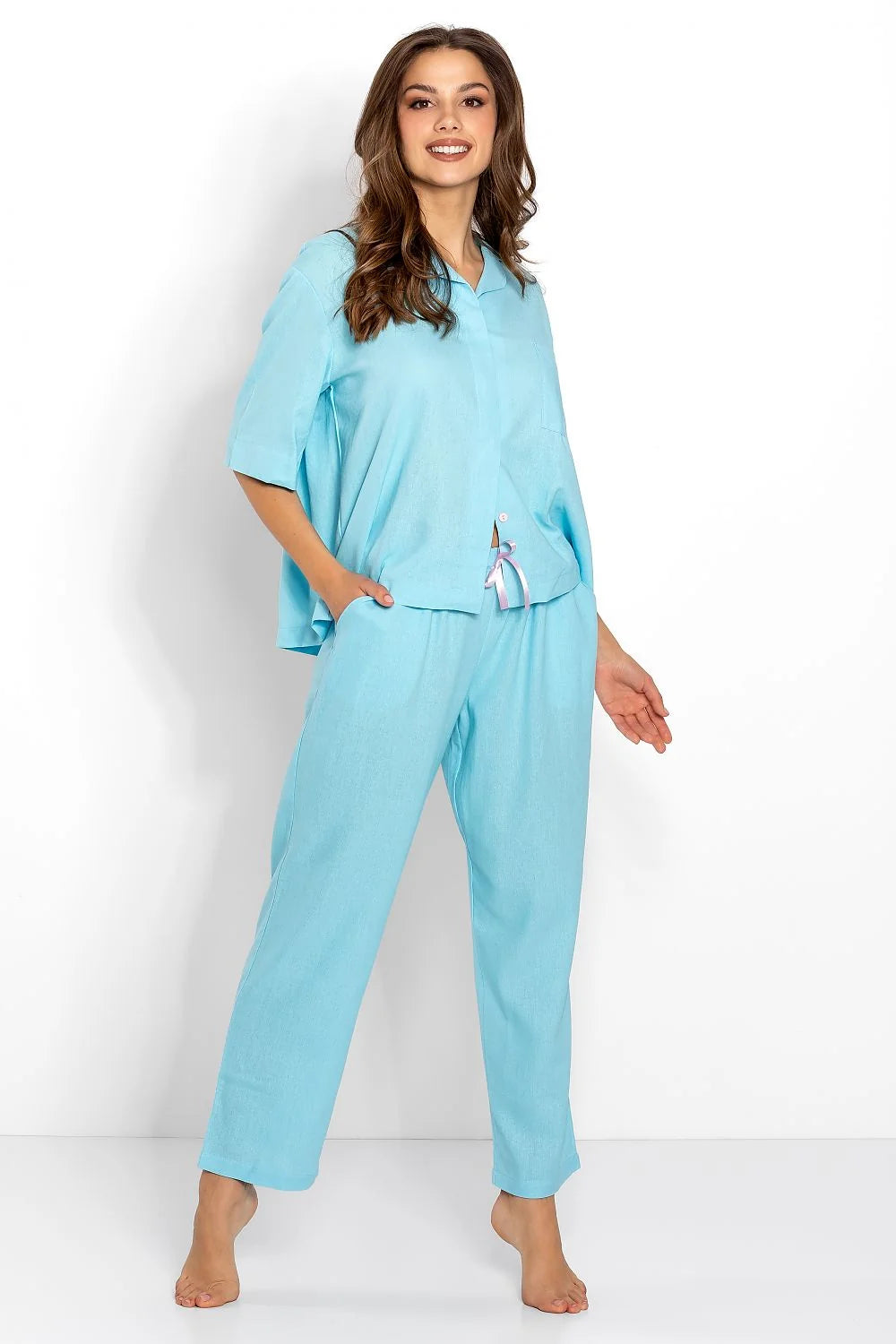 pyjama femme ensemble chemise pantalon coupe ample tissu léger respirant confortable taille élastique cordon poches latérales turquoise boutonnée