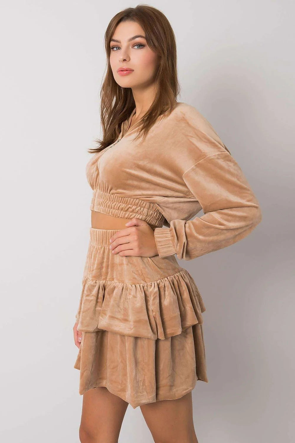 Ensemble Fancy pour femmes deux pièces velours crop top longues manches jupe courte volants chic bohème beige 95 coton 5 spandex