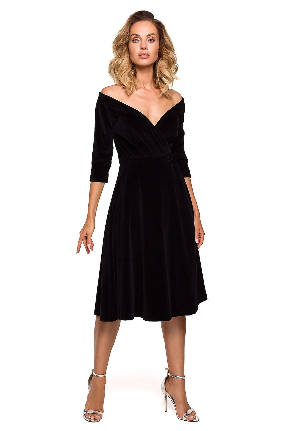 Robe soirée velours noir élégante épaules dénudées coupe évasée rétro moderne femmes ajustée