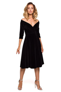 Robe soirée velours noir élégante épaules dénudées coupe évasée rétro moderne femmes ajustée