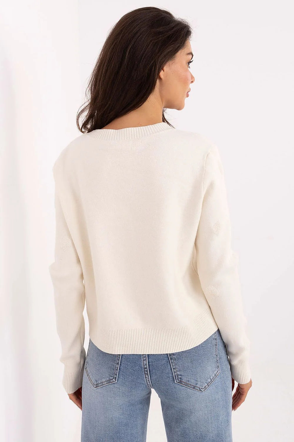 cardigan femme ivoire maille douce col V boutonné trois boutons coupe droite manches longues poignets côtelés motif pois texturés pompons