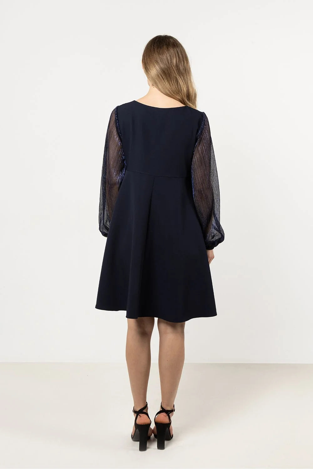 Robe de soirée élégante longue manches transparentes tissu brillant couleur noire taille ajustable femme