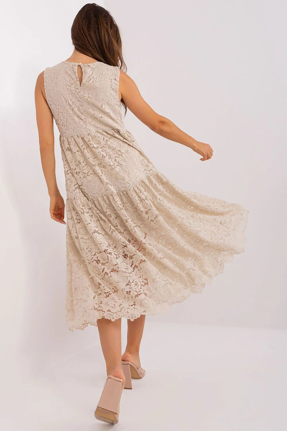 Robe de jour élégante Och Bella sans manches en dentelle beige coupe évasée doublée femmes