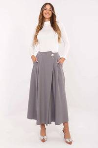 jupe culotte midi taille haute gris crêpe fluide plissé avant coupe évasée silhouette ample poches latérales bouton bijou élastique arrière