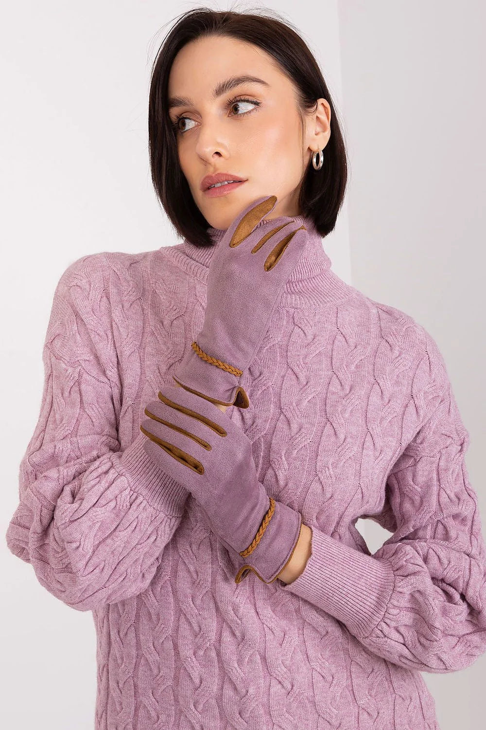 Pull-over élégant pour femme en soft lavender, coupe décontractée, manches longues, col roulé, design tricot torsadé, idéal pour automne-hiver, matériau doux et chaud, haute qualité