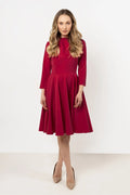 Robe de jour élégante pour femme couleur rouge coupe patineuse manches 3/4 waist cintré matière douce et confortable