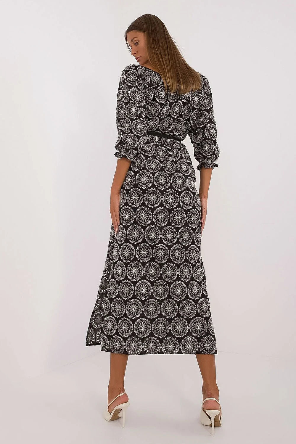 robe midi coton naturel broderie ajourée décolleté noeud romantique manches troisquarts volants doublée ceinture nouée fente latérale fluide boheme chic