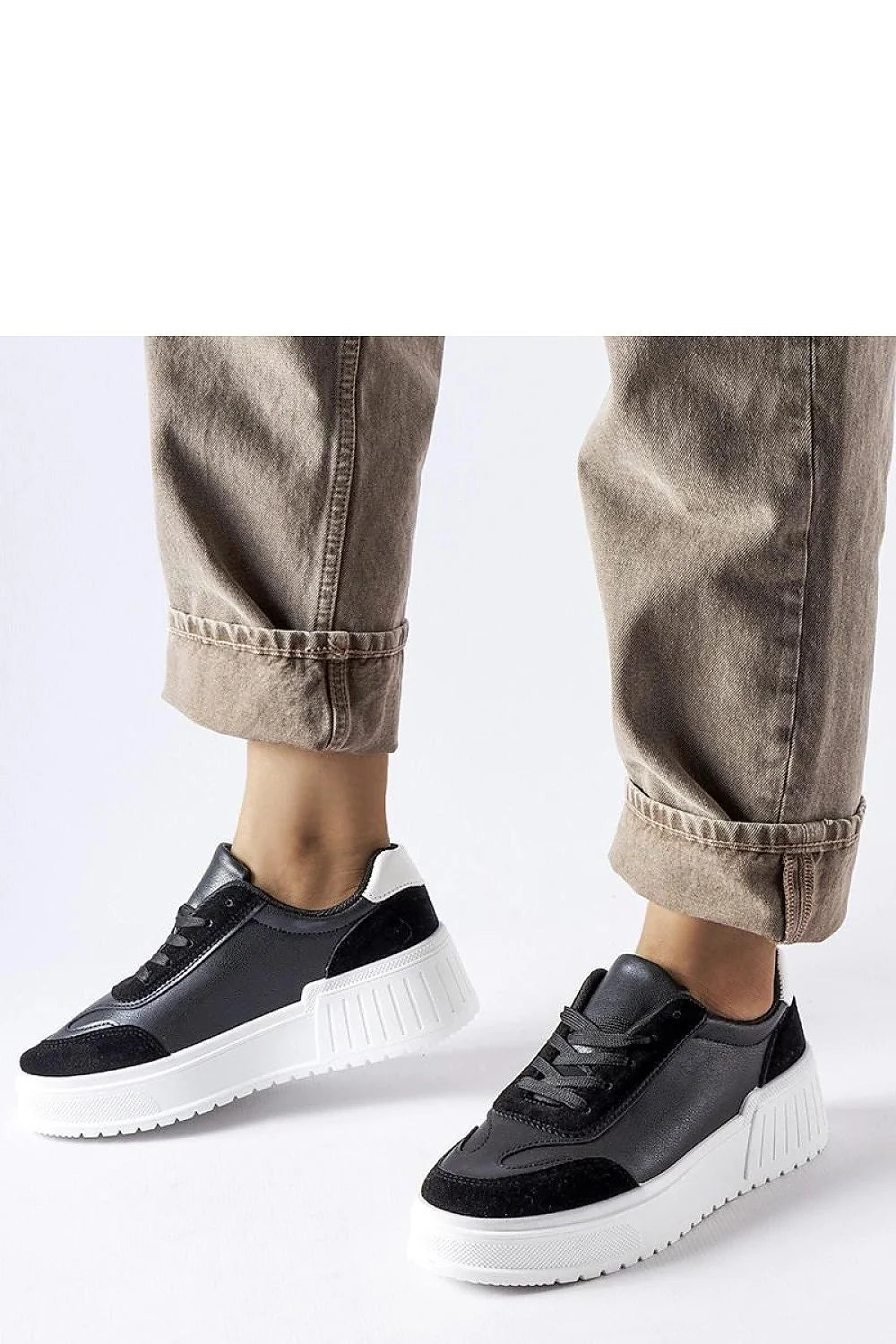 Baskets plateforme épaisse pour femmes cuir synthétique blanc et noir style moderne confortable talon renforcé