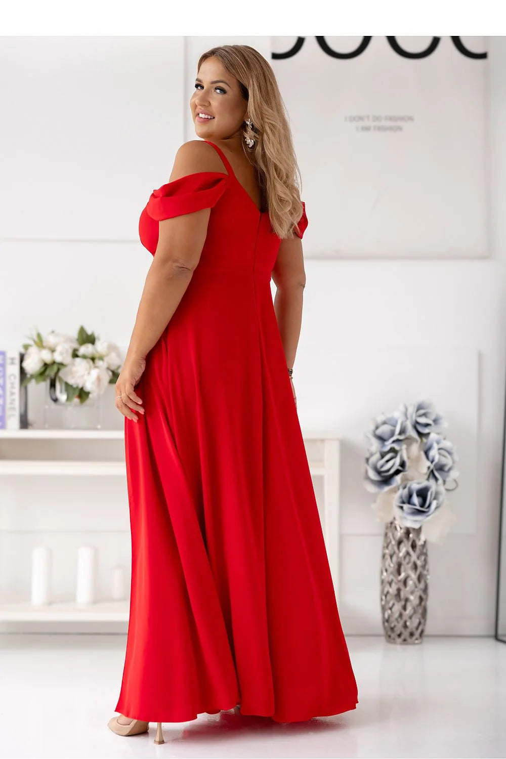 Robe longue élégante rouge vif décolleté en V croisé manches tombantes taille cintrée occasion spéciale femme