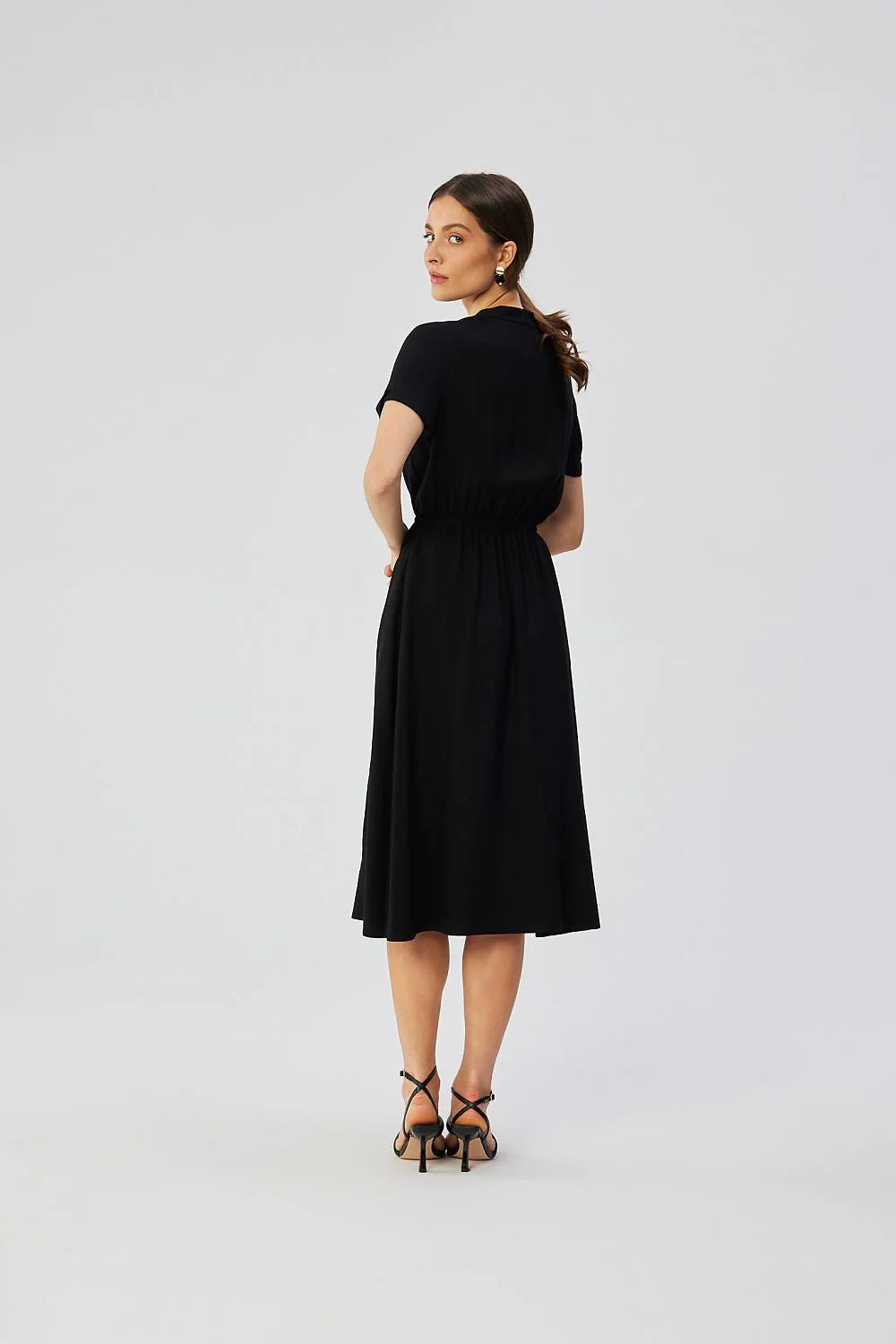 Robe élégante noire pour femme manches courtes encolure en V coupe midi taille ajustable viscose