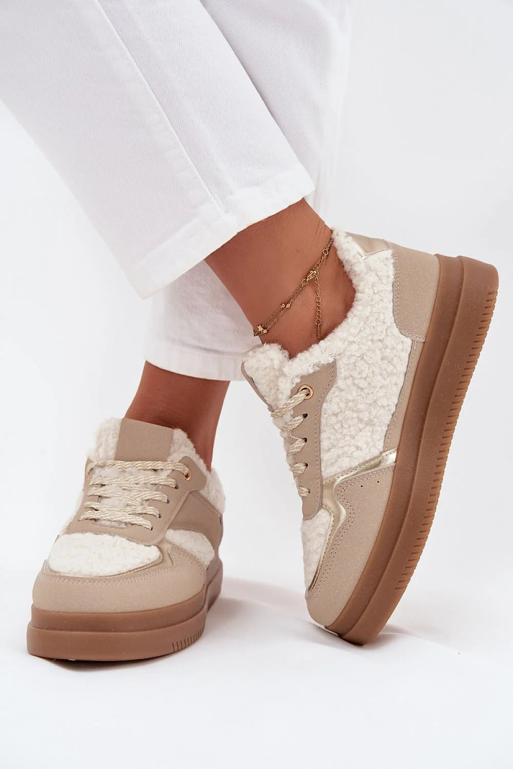 sneakers féminines plateforme fourrure mouton doublure peluche cuir écologique lacets ajustable maintien stabilité chaleur confort semelle antidérapante tige haute cosy