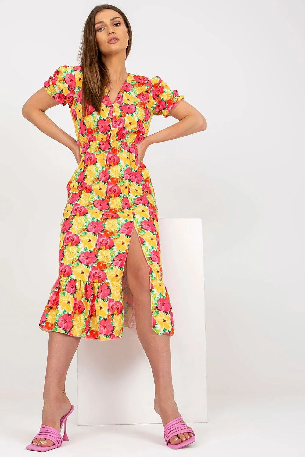 Robe d'été florale femme manches courtes polyester elasthanne fente volant universelle 95% polyester 5% elasthanne