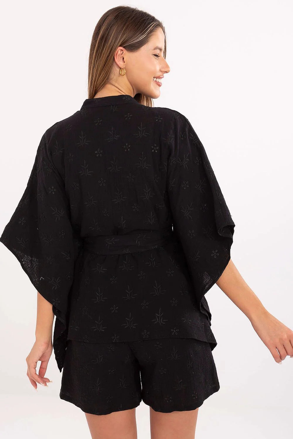 Ensemble féminin tunique et short assortis coton naturel style élégant coupe droite taille haute motifs floraux femme