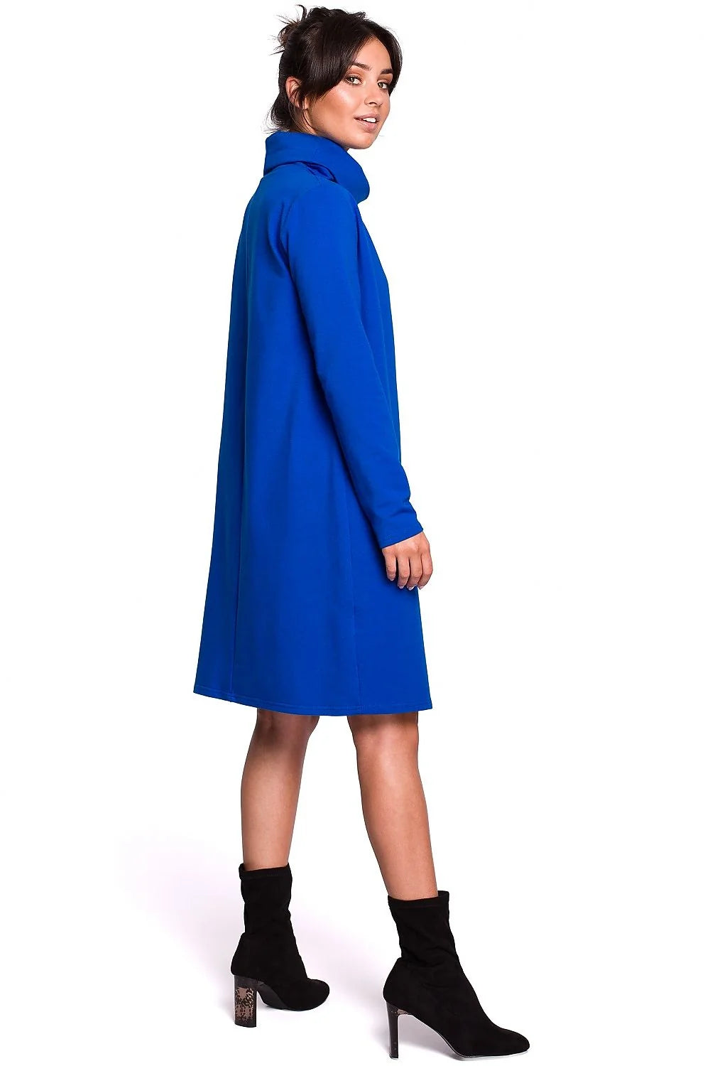 Robe noire coton élasthanne chic casual manches longues col cheminée pour femmes modernes élégantes