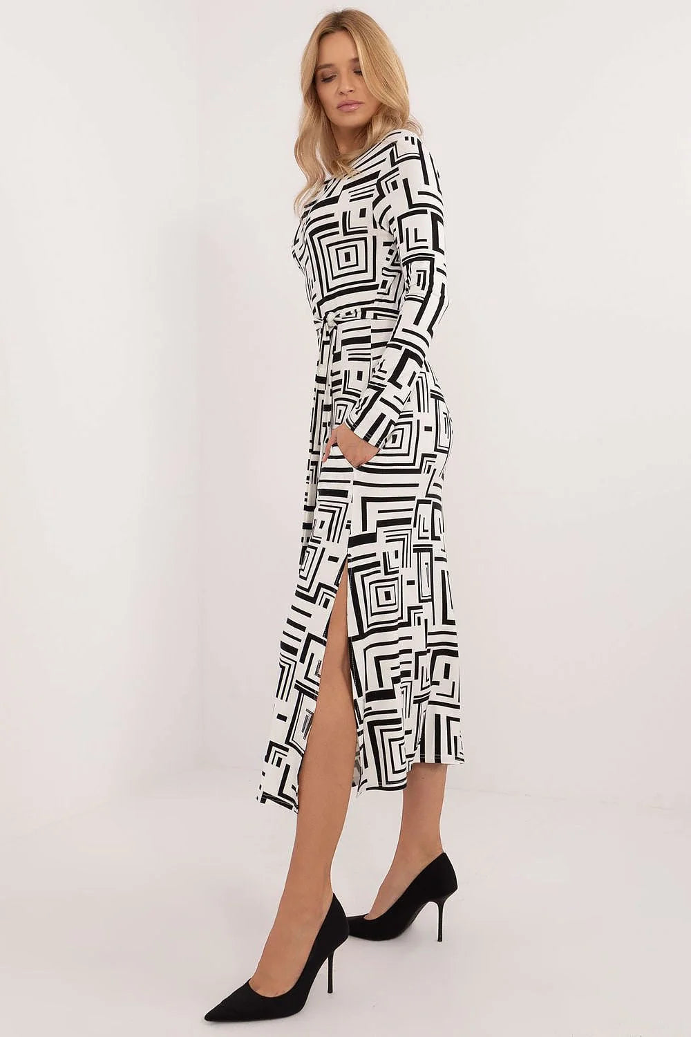 Robe élégante longue pour soirée motif géométrique noir et blanc manches longues ceinture ajustable femme
