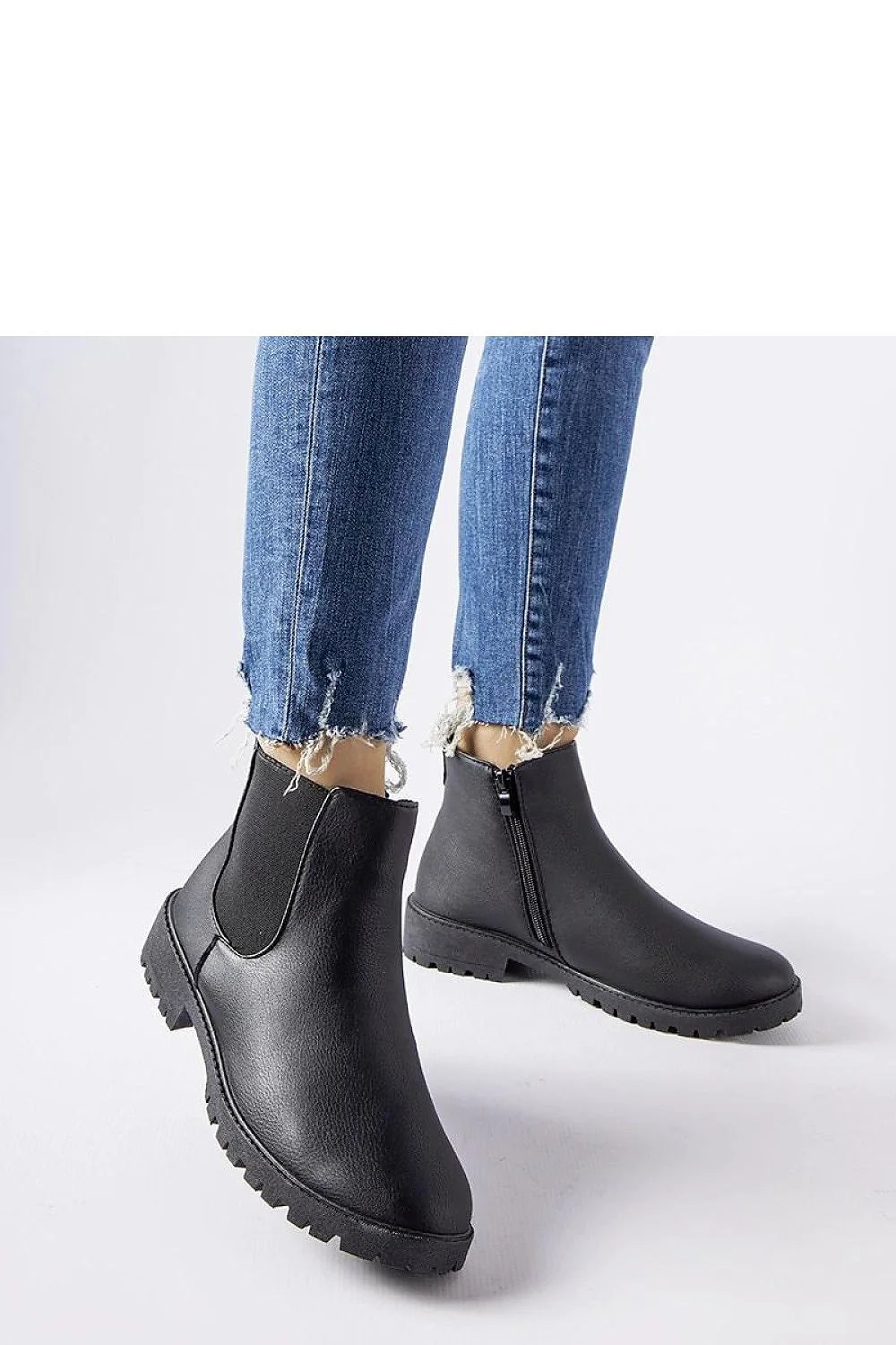 Bottes Chelsea femme éco cuir noir cheville bout rond empiècements élastiques zippée semelle crantée caoutchouc talon bas urbain confortable élégant
