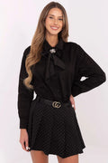 chemise femme noire manches longues col classique satinée lavallière nouée broche strass amovible boutonnage coupe droite légèrement ample poignets coton
