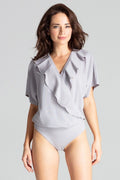 Body lingerie femme élégant gris perle fluide volants décolleté V croisé ajusté manches courtes évasées pression