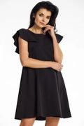 robe cocktail mini trapèze noire élégante féminine encolure ronde manches volantées courtes polyester élasthanne taille marquée ourlet net