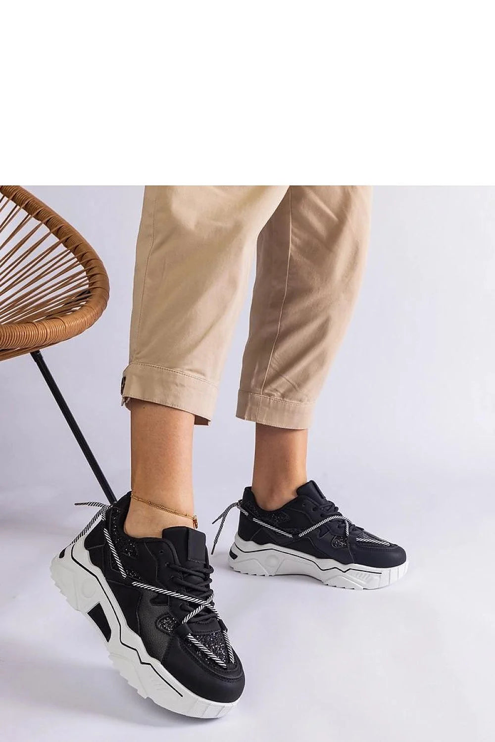 Baskets mode urbaine femmes style chunky noire blanc lacets bicolores tige cuir haute qualité