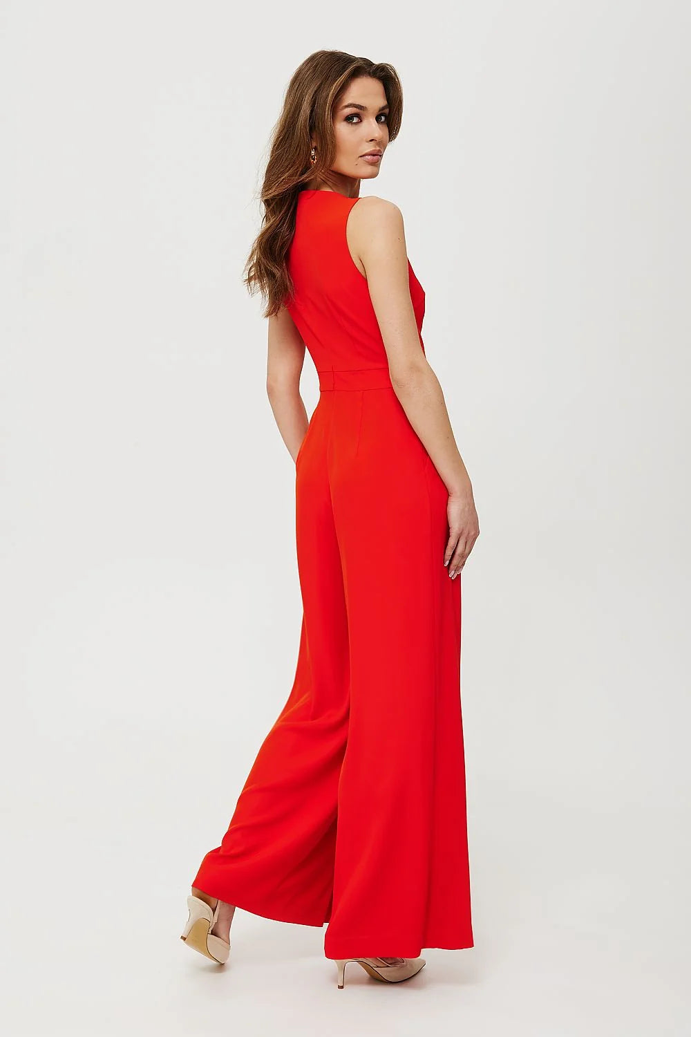 Combinaison Makover élégante pour femmes en rouge vif, style moderne, coupe ajustée et pantalon large