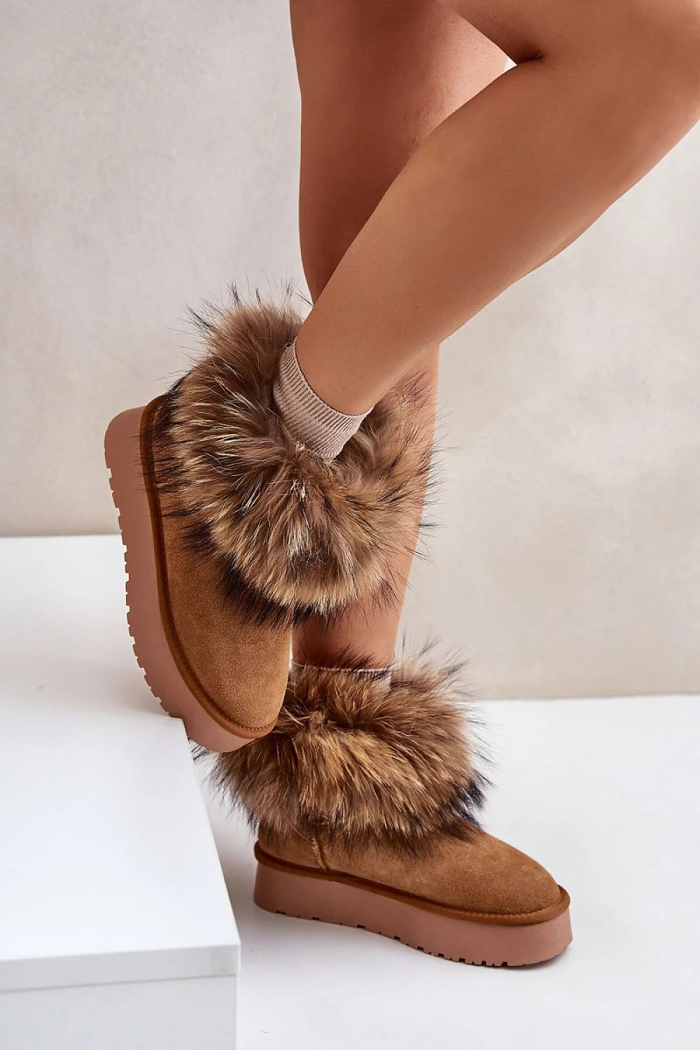 Bottines de neige pour femmes en cuir suédé naturel fourrure marron clair design élégant moderne basse cheville