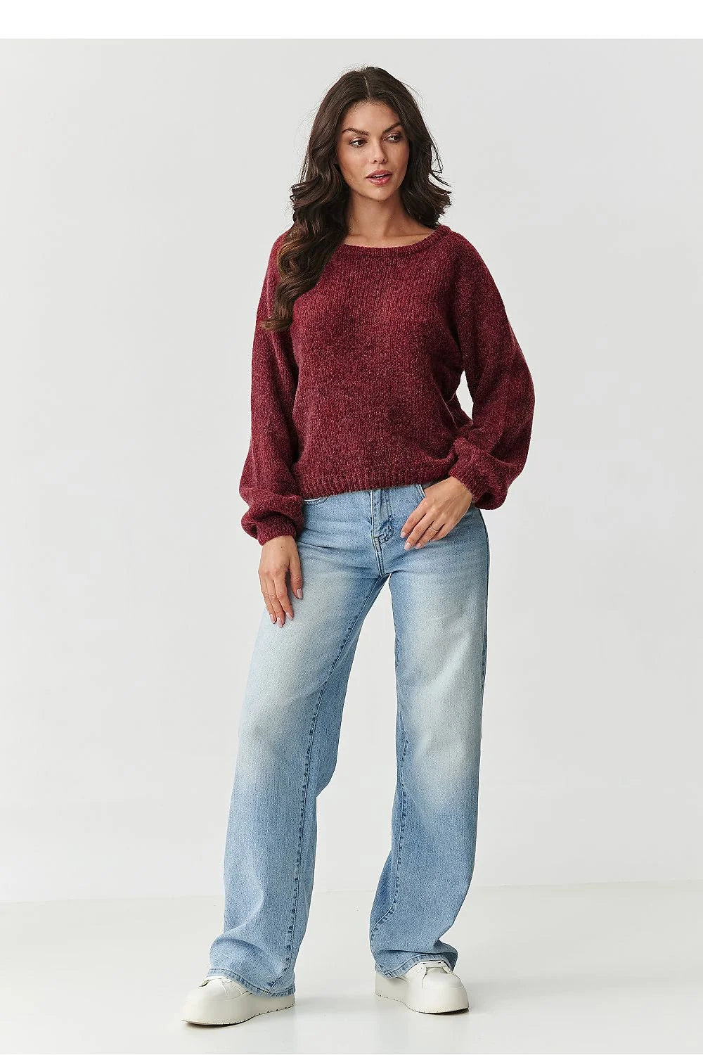 pull femme maille chenille bordeaux col rond coupe boxy courte manches longues bouffantes bords côtes douce moelleuse chaud polyvalent élégant