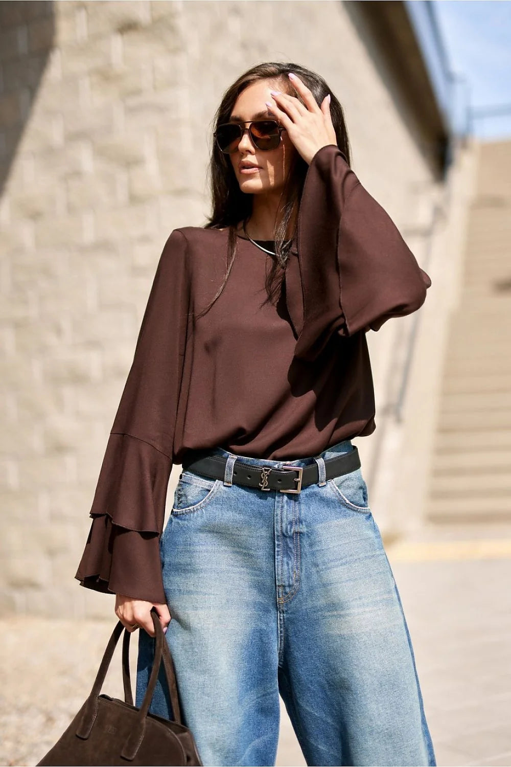 chemisier Camila viscose extensible chocolat encolure ronde coupe ample manches cloche doubles volants tombé souple longueur hanches casual chic polyvalent