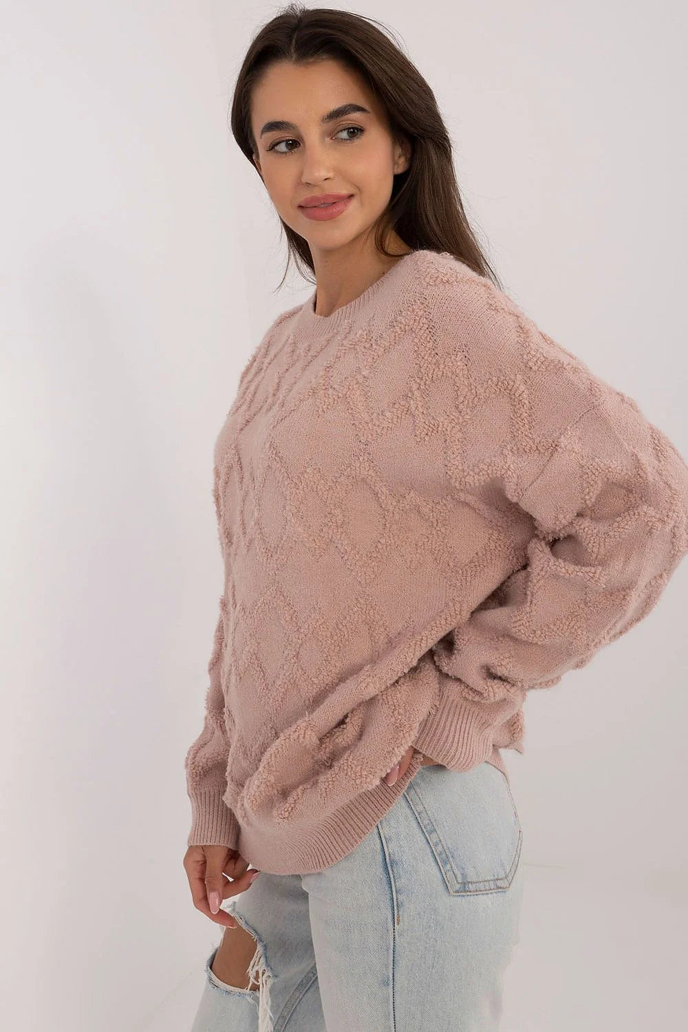 pull femme oversize maille chenille rose poudré motif losanges col rond manches bouffantes poignets côtelés ourlet confortable