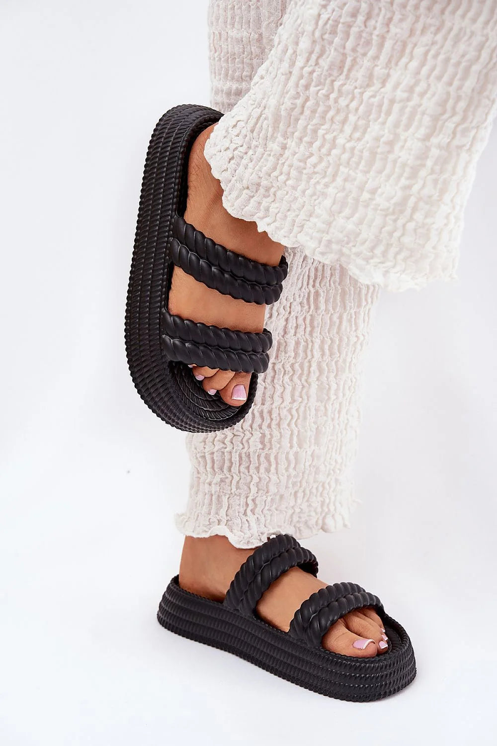 Sandales pour femmes style moderne audacieux semelle épaisse noire brides corde ouvertureorteils