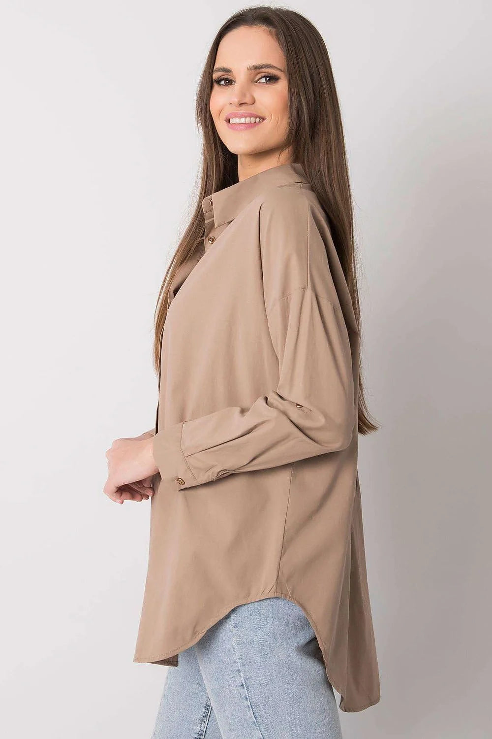 Chemise femme beige taupe ample coton polyester style décontracté élégante boutons marron oversize