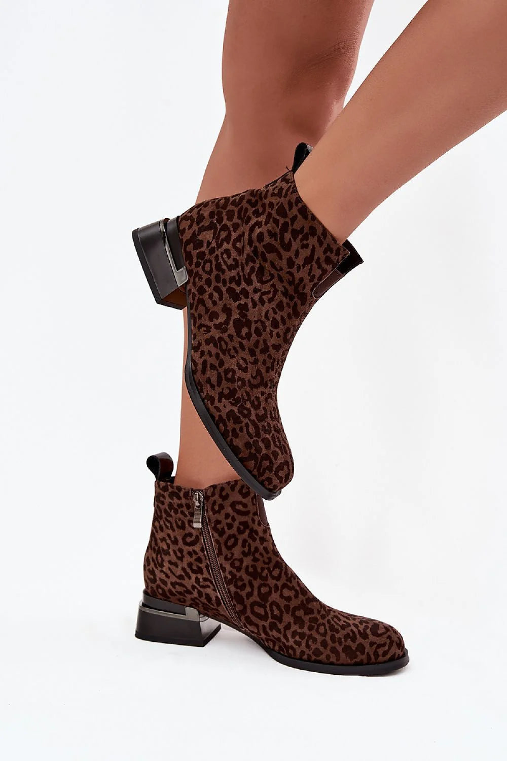 bottines femme suédine daim marron imprimé léopard talon bloc bas doublure fourrure synthétique bout arrondi fermeture éclair latérale