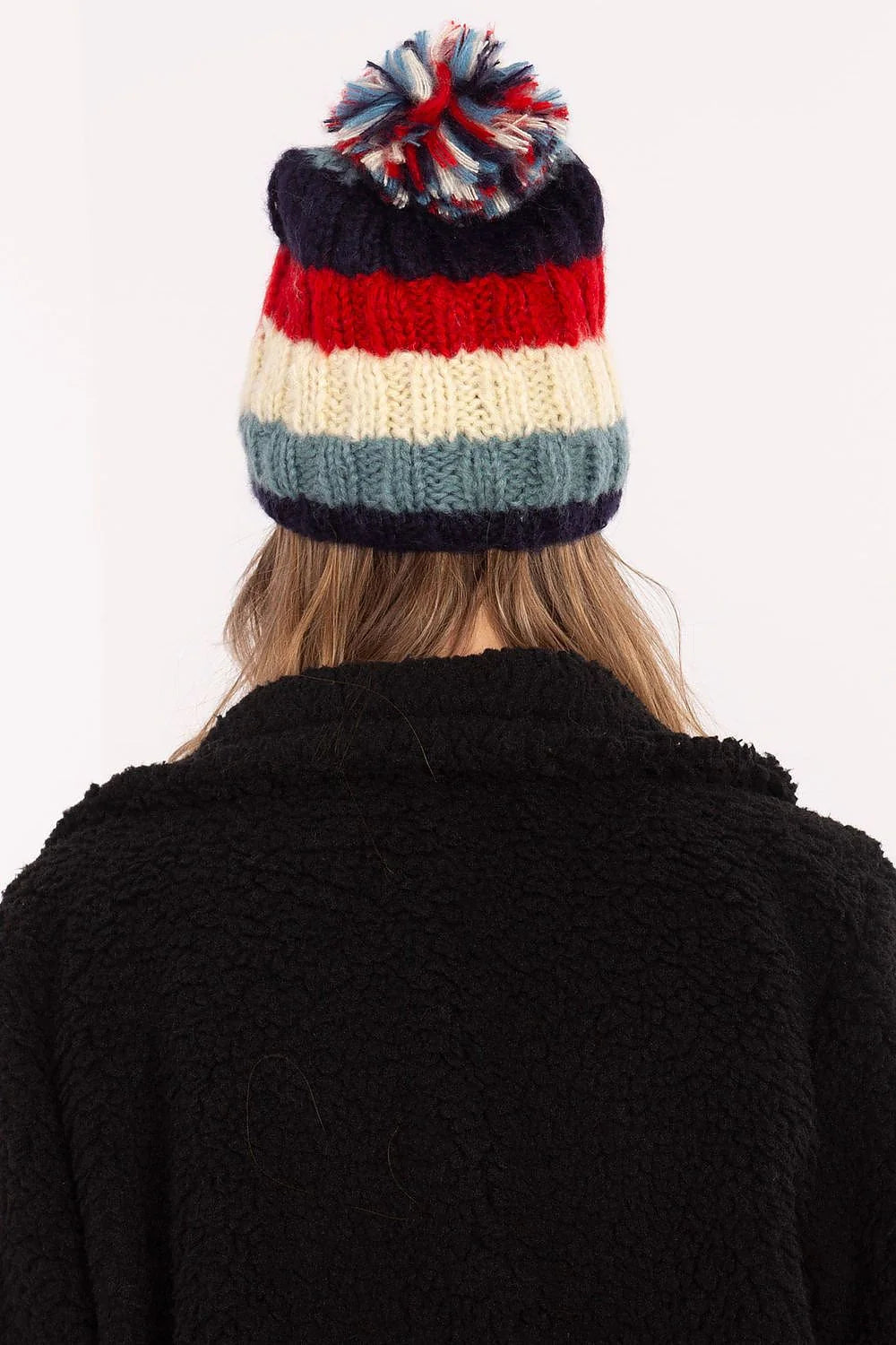 bonnet tricoté rayé multicolore pompon laine mélangée douillet chaud épais côtelé ajusté élastique confortable moderne décontracté citadin hivernal tendance