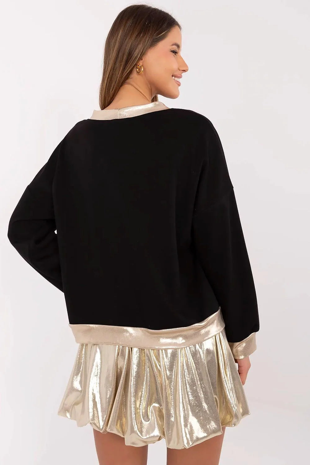 Ensemble sophistiqué audacieux pour femme veste noire jupe dorée métallique coupe ample style élégant occasion spéciale