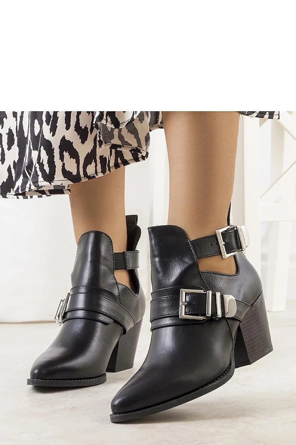 Bottes femme élégantes cuir noir écologique sangle cheville boucle design moderne bottines talon carré occasion多种
