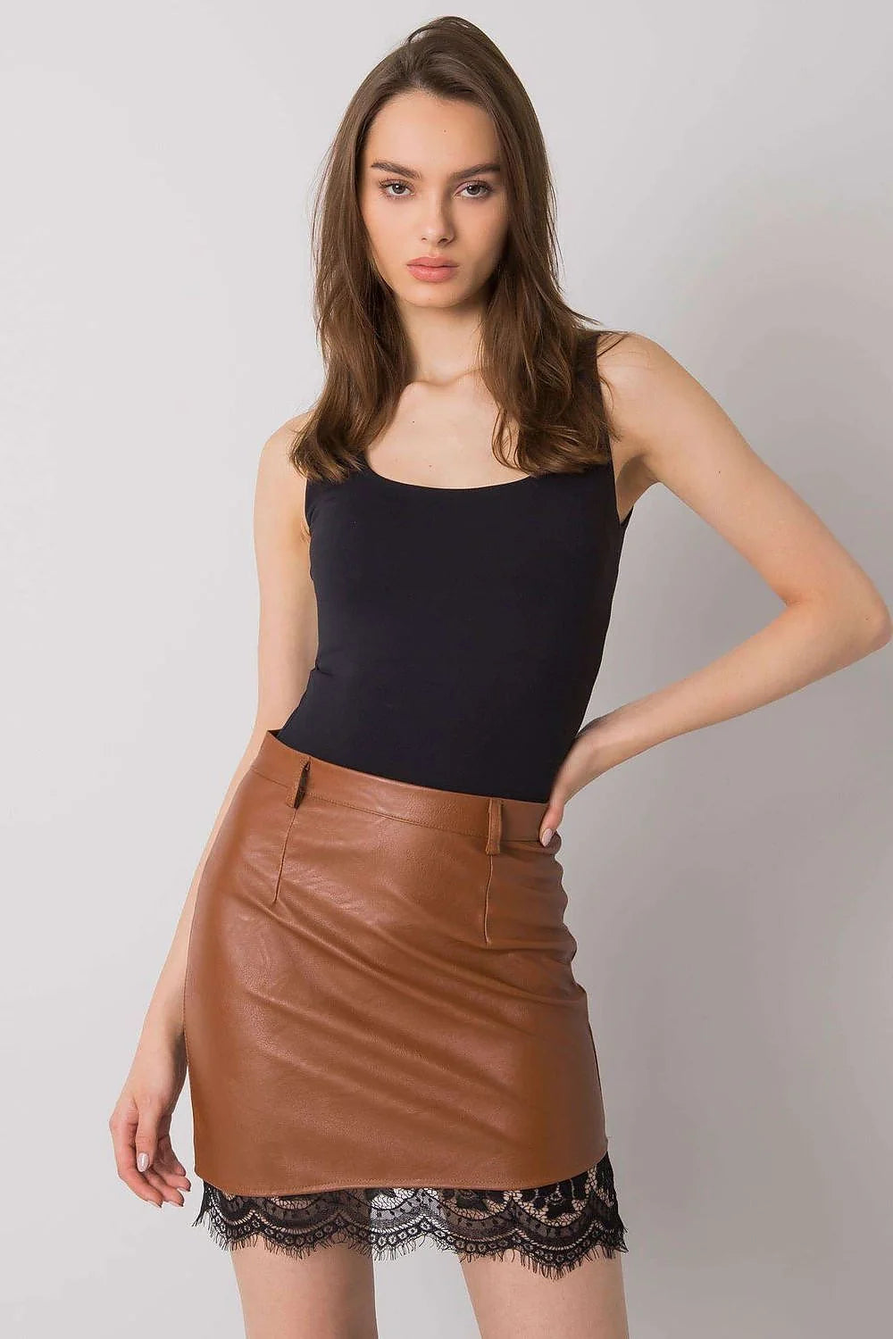 Jupe courte cuir écologique dentelle noire élégante ajustable mode femmes occasions semi-formelles et décontractées