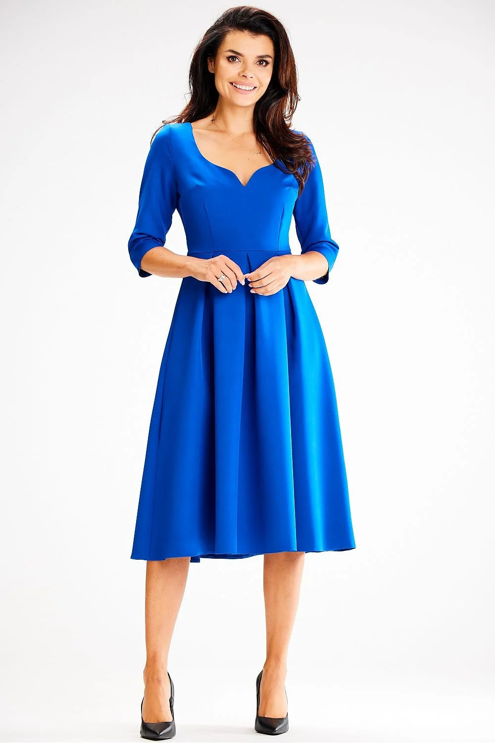 Robe de jour élégante awama en satin bleu vibrant, manches 3/4, décolleté en cœur, fermeture dos, tailles S-M-L-XL