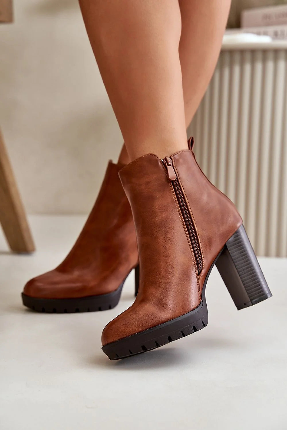 Bottes à talons hauts élégantes en cuir marron doublure fourrure fermeture éclair femme automne hiver taille ajustable talon carré 10 cm