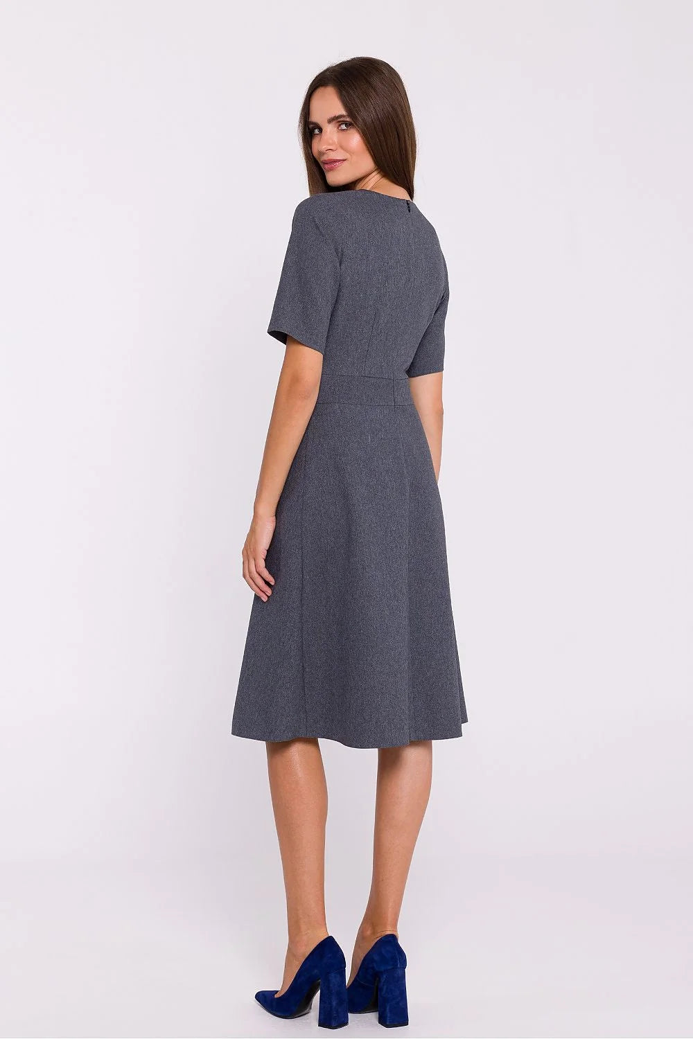 Robe femme élégante coupe ajustée jupe évasée manches courtes col rond gris anthracite tissu de qualité robe semi-formelle