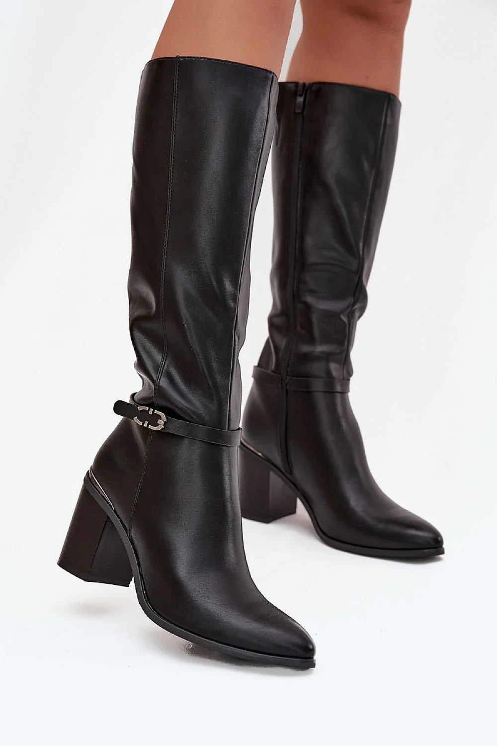 bottes mousquetaires femme simili cuir noir tige haute bout amande talon colonne bride boucle métallique fermeture zippée doublée confortable élégante