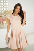 Robe de cocktail élégante manches courtes volants rose pâle polyester elastane ajustée occasion spéciale femme