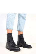 bottines noires cuir écologique lisse cheville tige15cm bout rond talon3cm semelle caoutchouc doublure tissu doux fermeture éclair latérale coutures apparentes